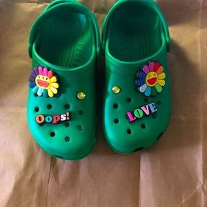 Green women crocs (Jibbits included)